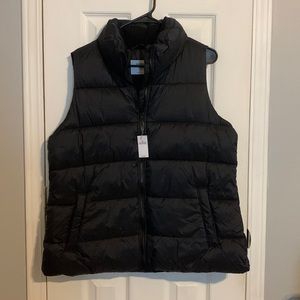Old Navy black puffer vest
